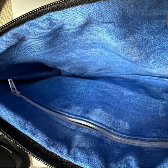 PIXAR CLUTCH BAG - Picture 4 of 4